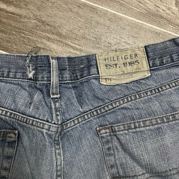 Tommy Hilfiger Gray Relaxed Jeans - Picture 5 of 6